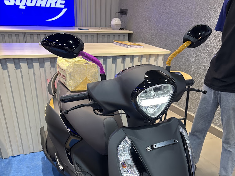 Customer Delivery & Showroom Photo #12