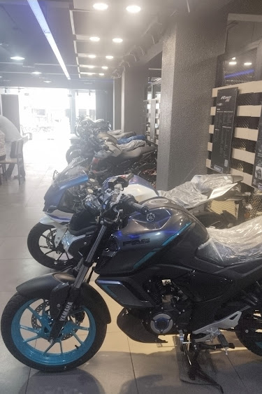 Customer Delivery & Showroom Photo #17