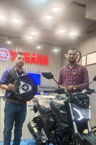 Customer Delivery & Showroom Photo #22