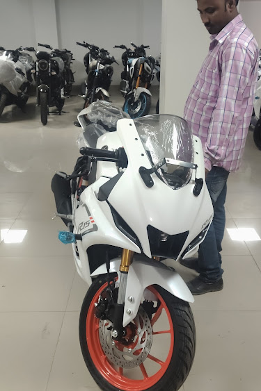 Customer Delivery & Showroom Photo #31